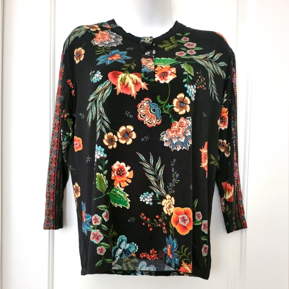 Johnny Was Embroidered & Floral Pattern Top Lot. - Picture 3 of 16